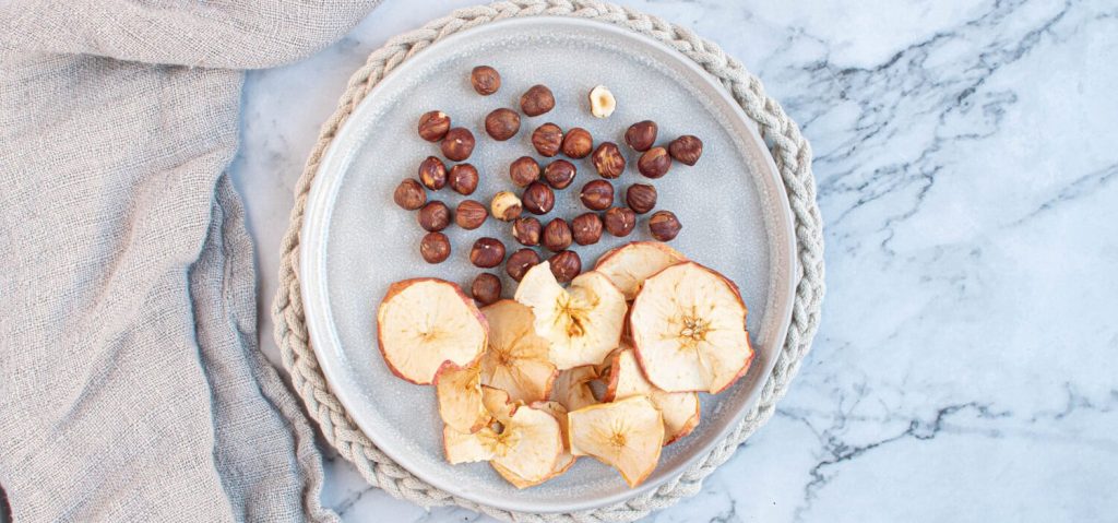 Apple Chips & Hazelnuts