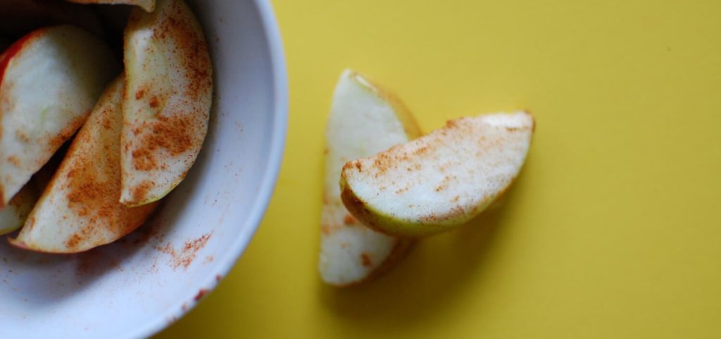 Apple Slices with Cinnamon