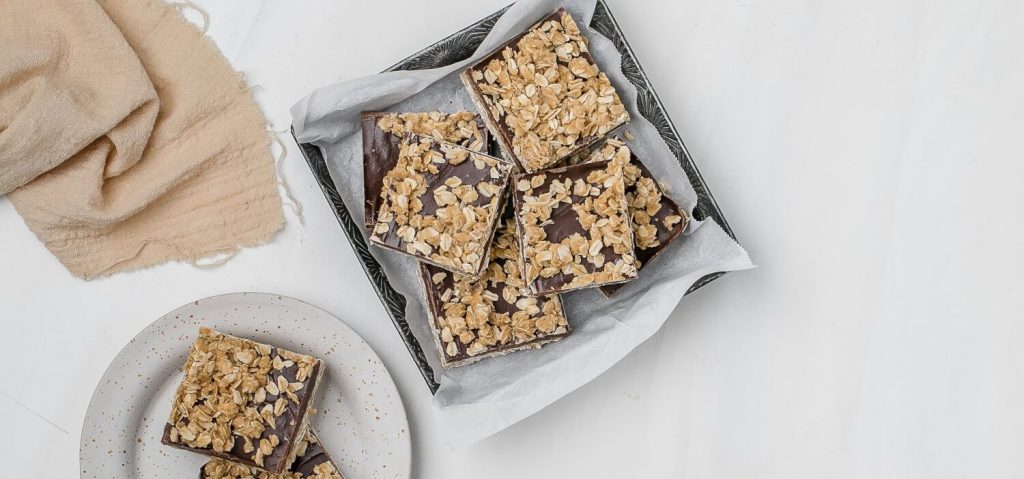 Chocolate Fudge Oat Bars