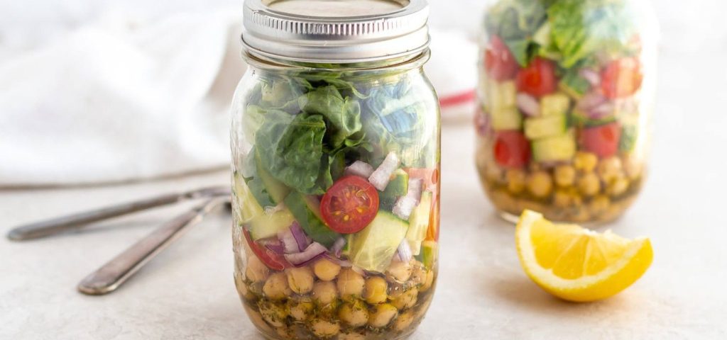 Greek Chickpea Mason Jar Salad
