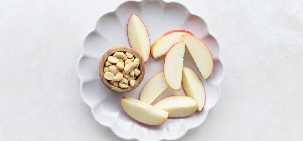 Macadamia Nuts & Apple Slices