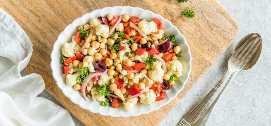 Mediterranean Cauliflower & Chickpea Salad