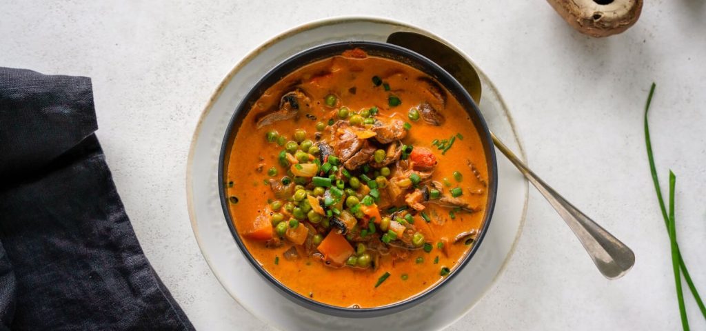 Mushrooms & Peas in a Creamy Tomato Broth