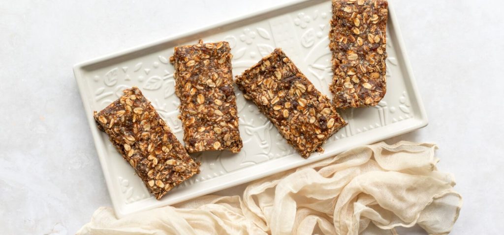 No Bake Apple, Oat & Almond Butter Bars