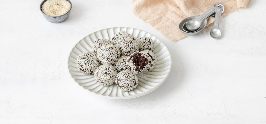 Tahini Chocolate Energy Balls