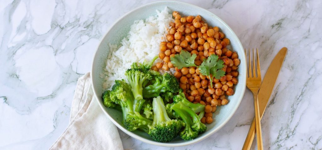 Thai Red Curry Chickpeas, Rice & Broccoli