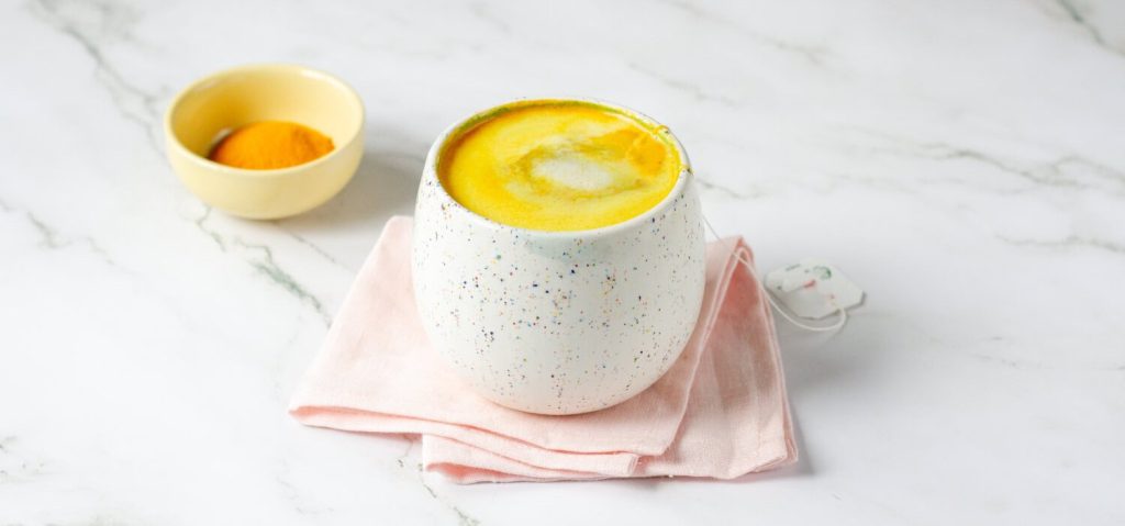 Turmeric & Chamomile Tea Latte